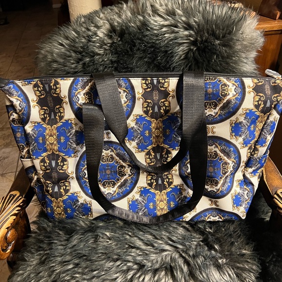 Olivia - Oversized Weekender Bag